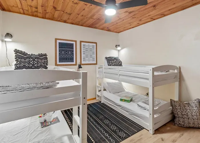 Holiday home Cozy In With A Deck, Fireplace And Pet Friendly