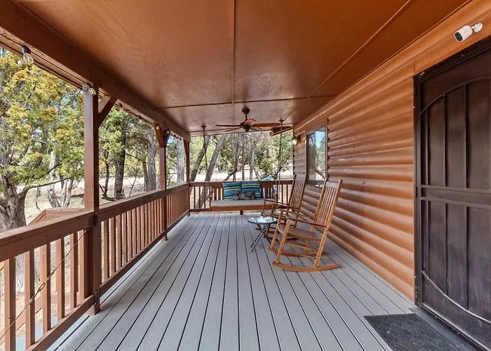 Holiday home Cozy In With A Deck, Fireplace And Pet Friendly *