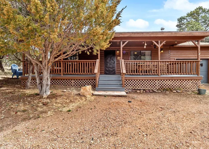 Cozy In With A Deck, Fireplace And Pet Friendly